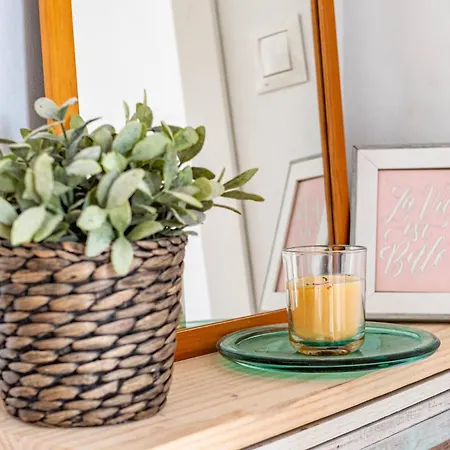 Pleno Centro. Acogedor Y Con Diseno. Huelva